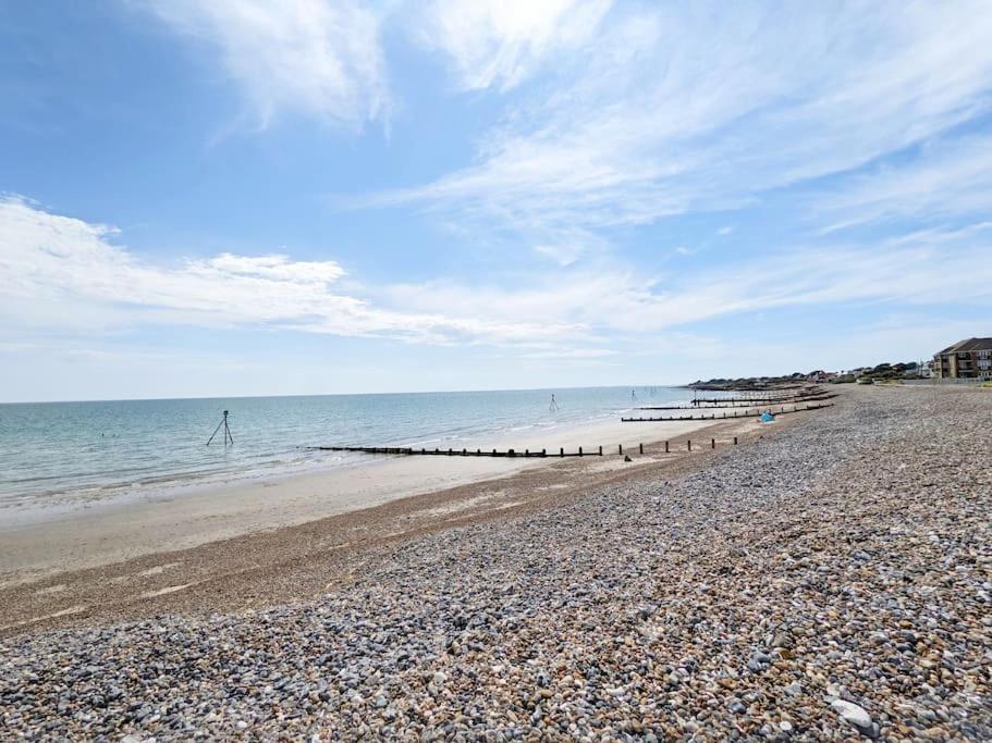 Beach View Middleton-on-Sea Экстерьер фото